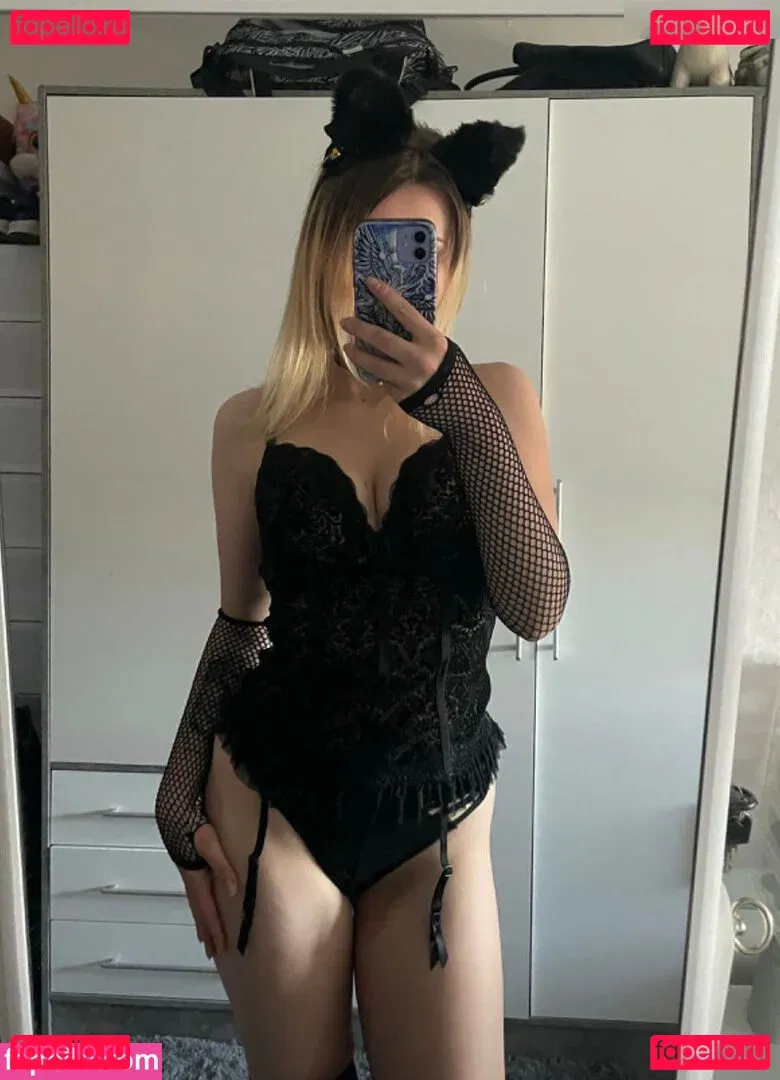 lilbloomix Onlyfans Photo Gallery 