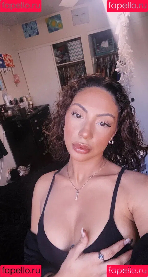 Izzy Clark Onlyfans Photo Gallery 