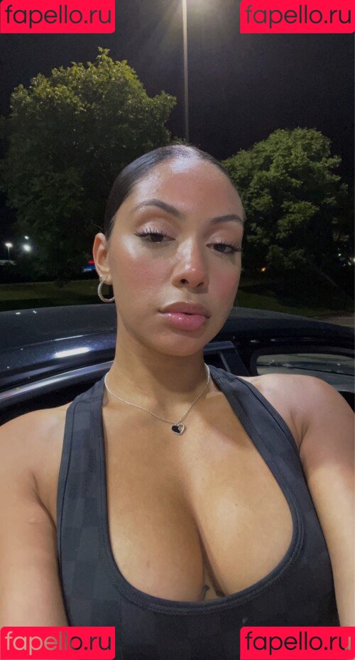 Izzy Clark Onlyfans Photo Gallery 