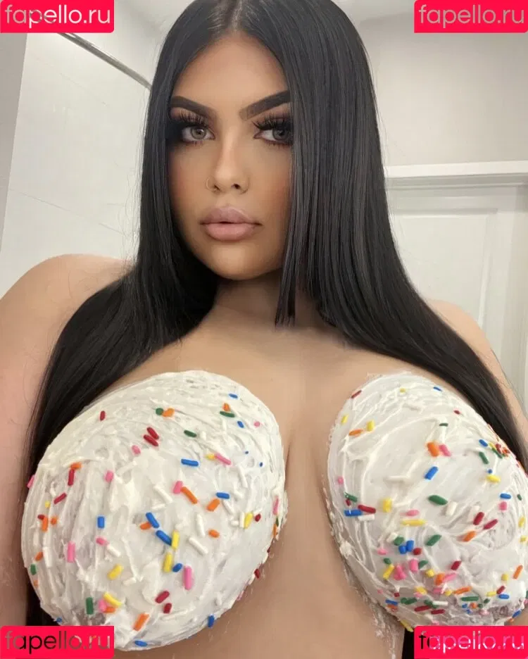 Kate Strada Onlyfans Photo Gallery 