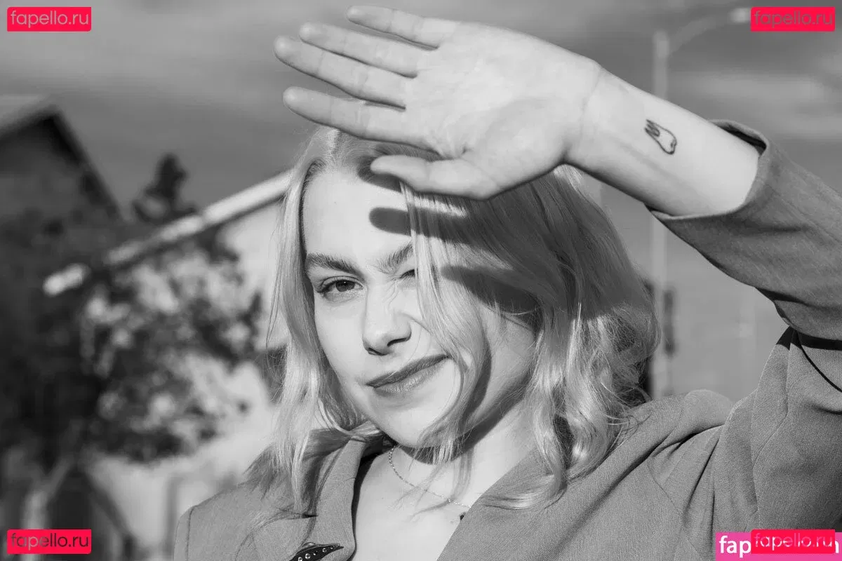 Phoebe Bridgers Onlyfans Photo Gallery 
