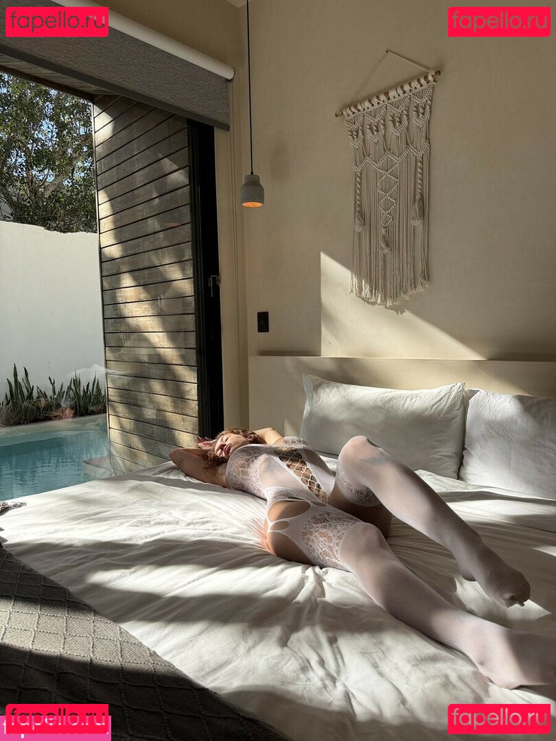 Cherry Lace Nude Onlyfans Photo 4