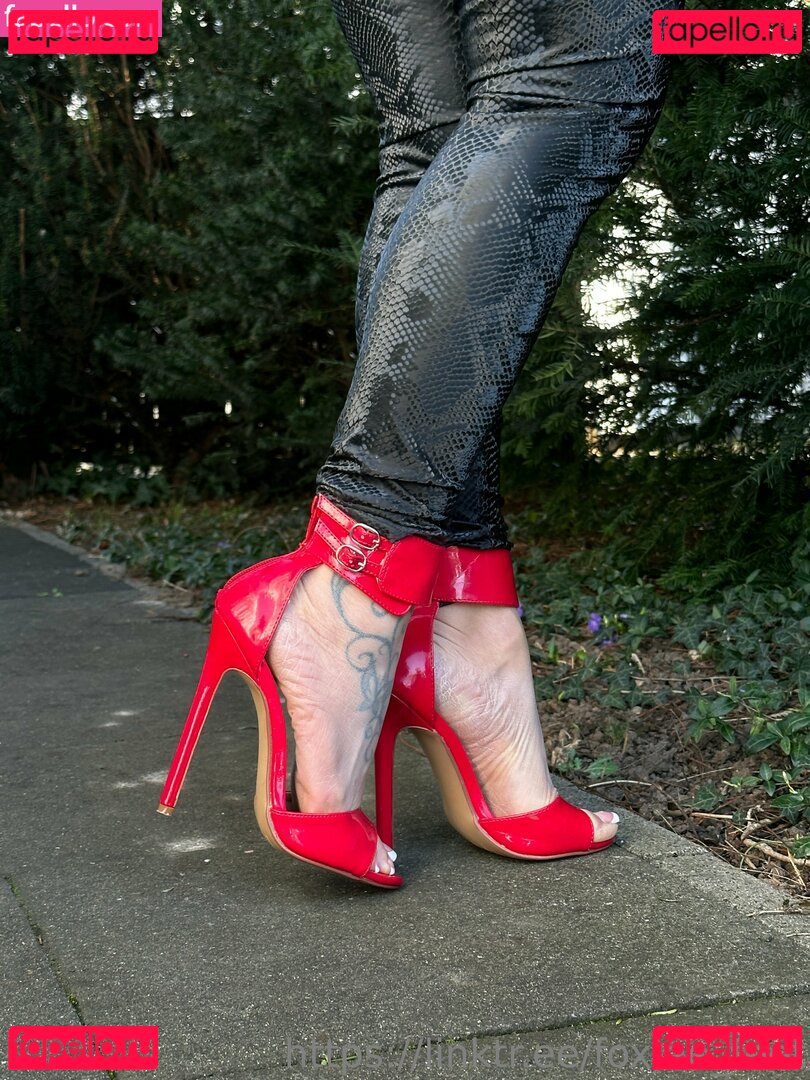 foxieefeetfree Nude Onlyfans Photo 4