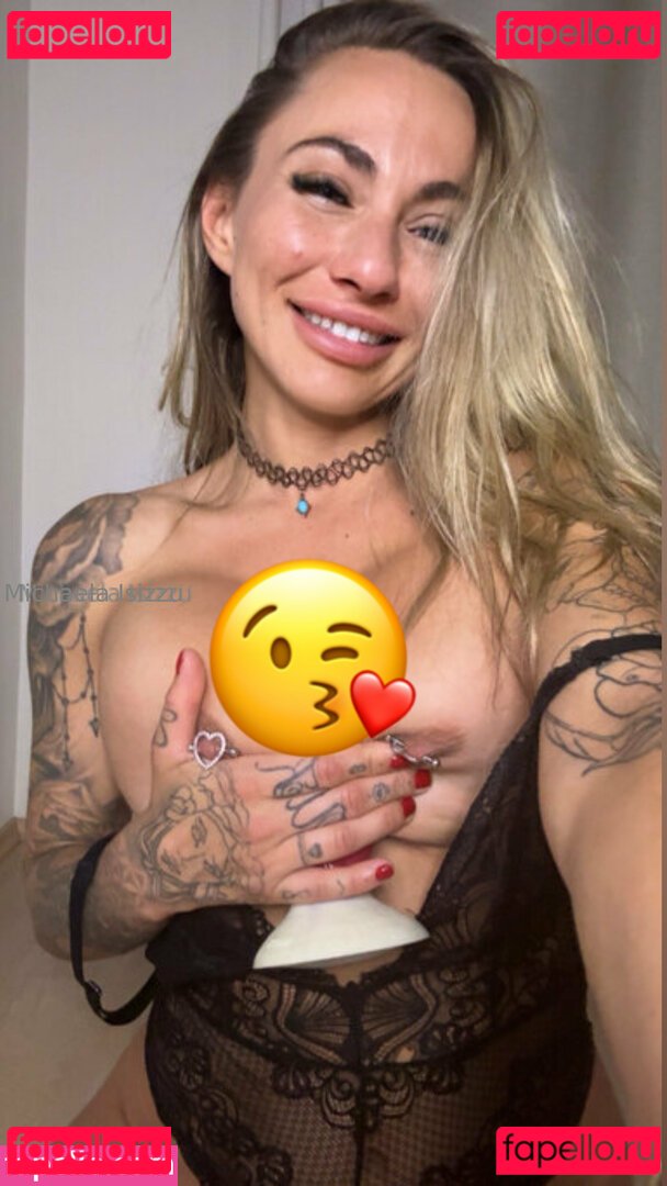 isizzu Nude Onlyfans Photo 22