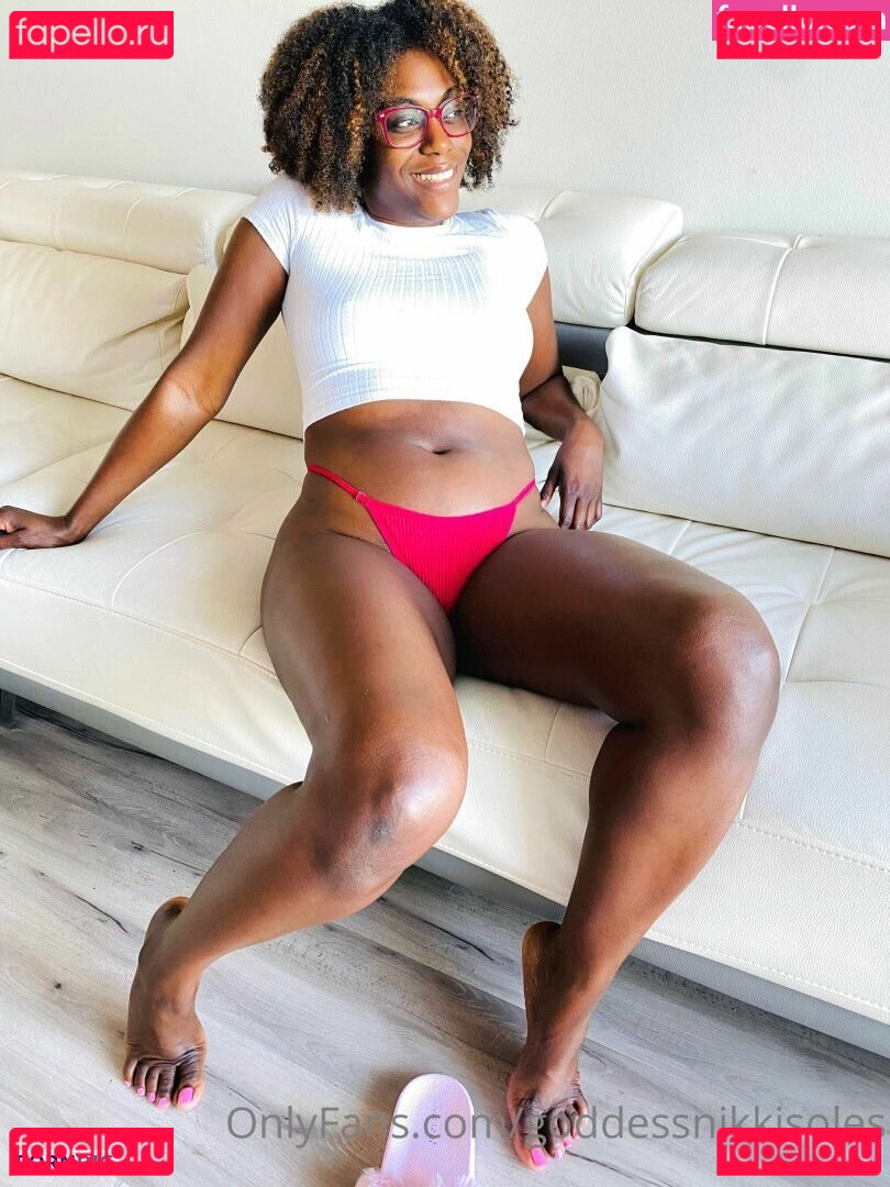 Goddessnikkisoles Nude Onlyfans Photo 8
