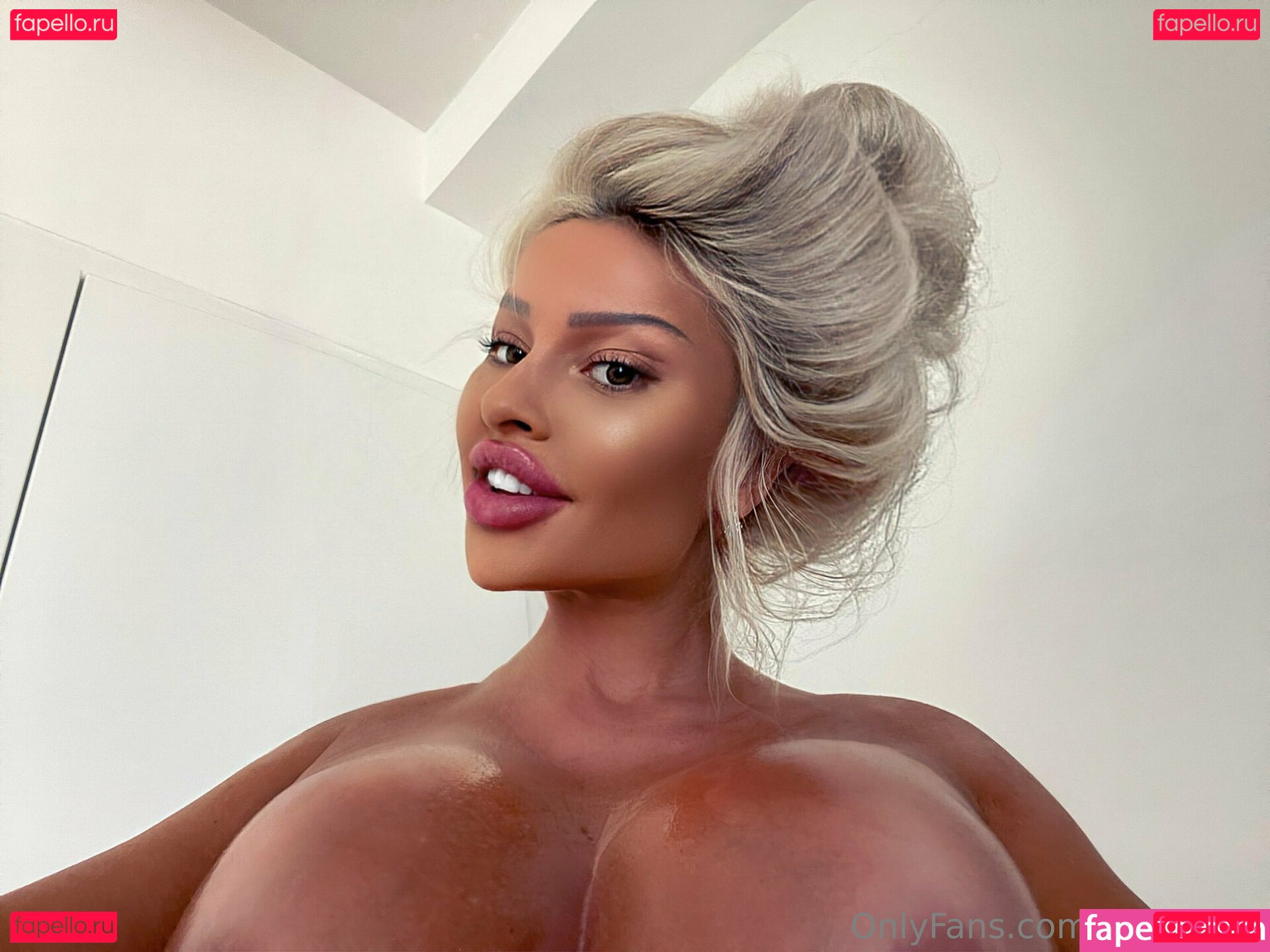 linavegas Nude Onlyfans Photo 24