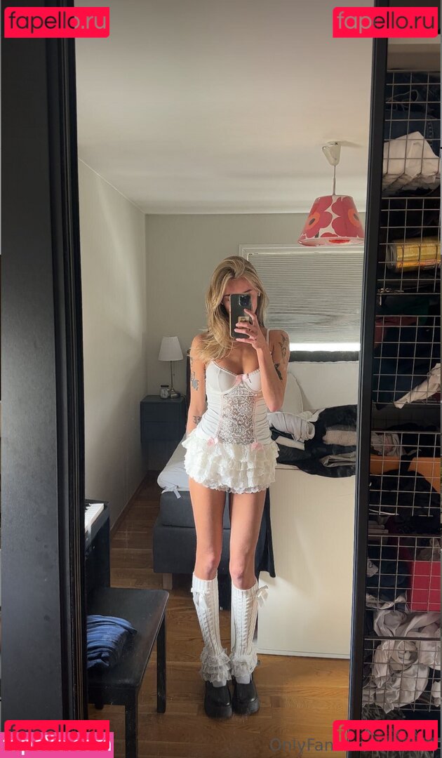 stellawrennn Nude Onlyfans Photo 32