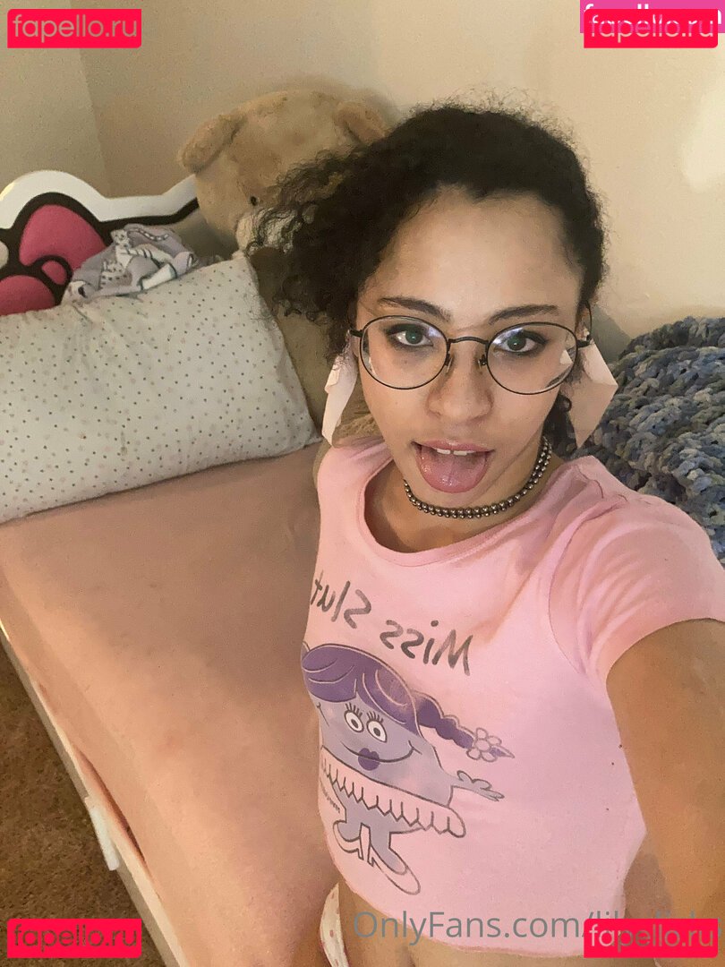 lily_licks Nude Onlyfans Photo 40