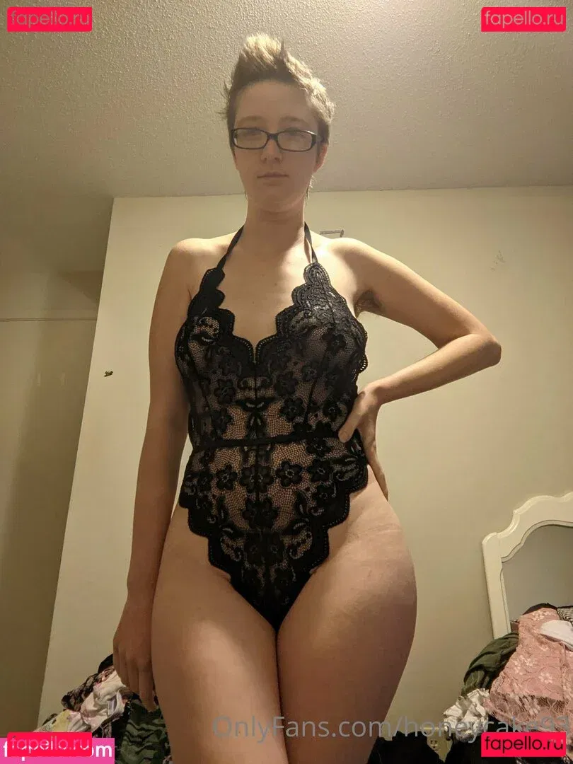 honeycake93 Onlyfans Photo Gallery 