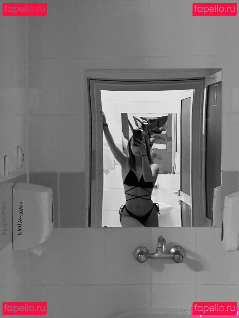 Vallmi Nude Onlyfans Photo 14