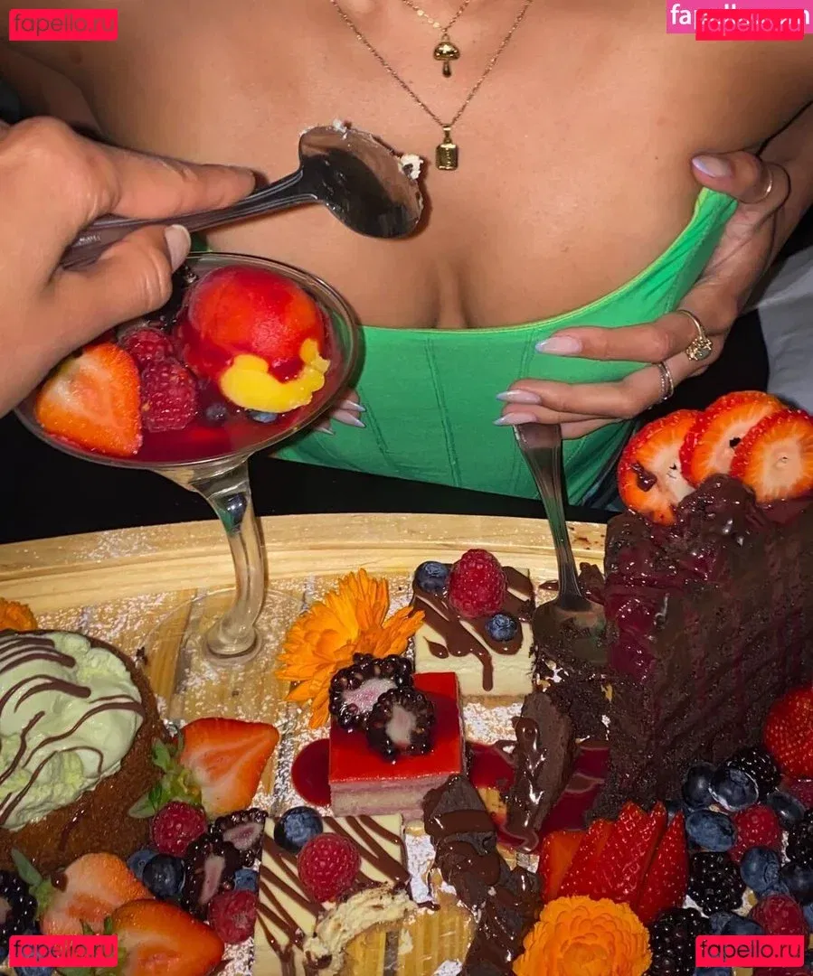 Kyra Santoro Onlyfans Photo Gallery 