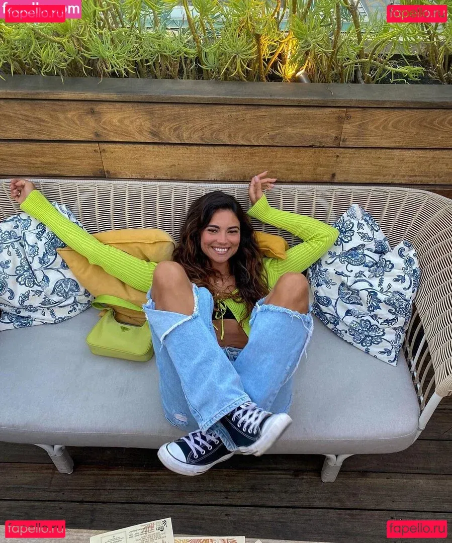 Kyra Santoro Onlyfans Photo Gallery 