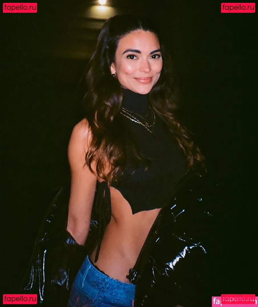 Kyra Santoro Onlyfans Photo Gallery 