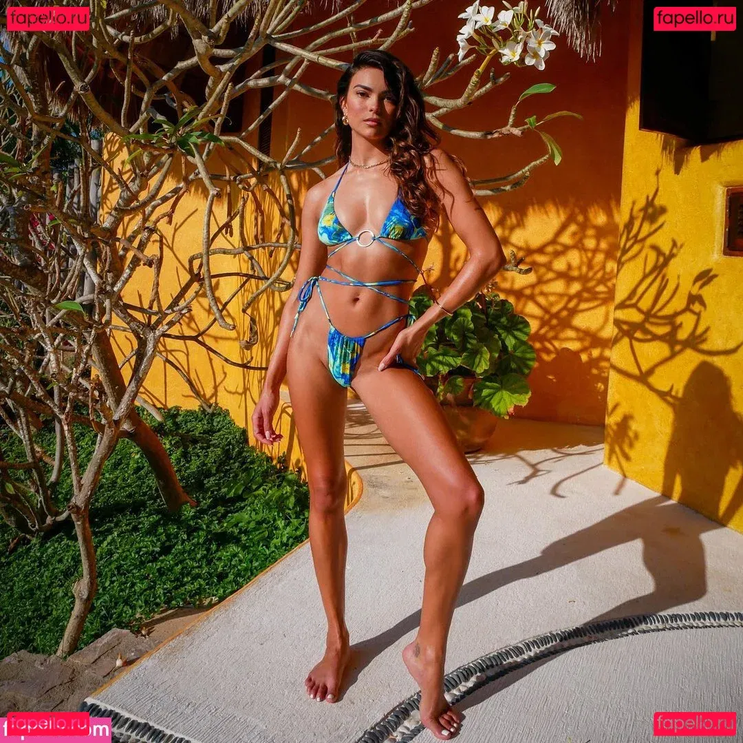 Kyra Santoro Onlyfans Photo Gallery 