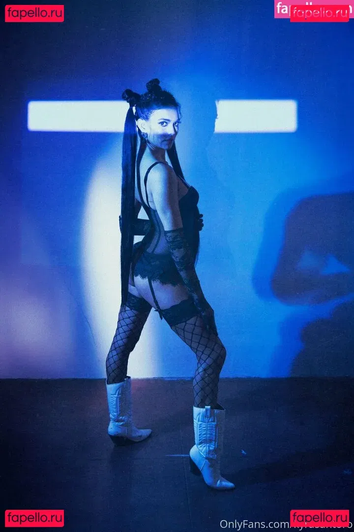 Kyra Santoro Onlyfans Photo Gallery 