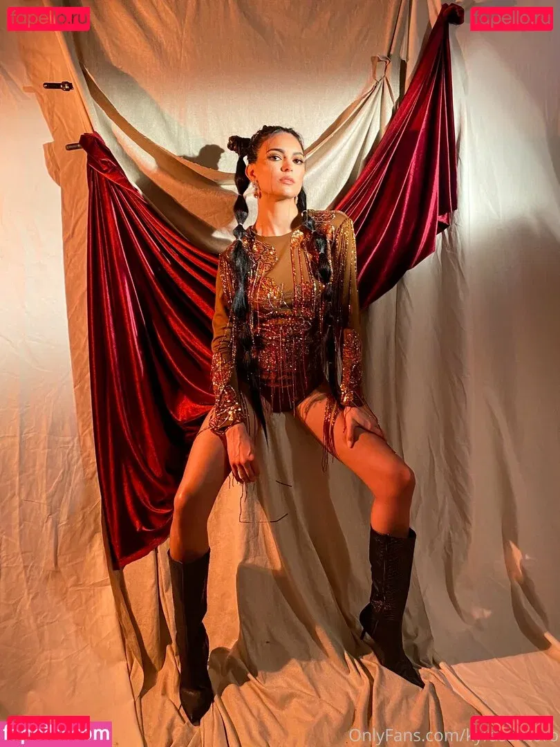 Kyra Santoro Onlyfans Photo Gallery 