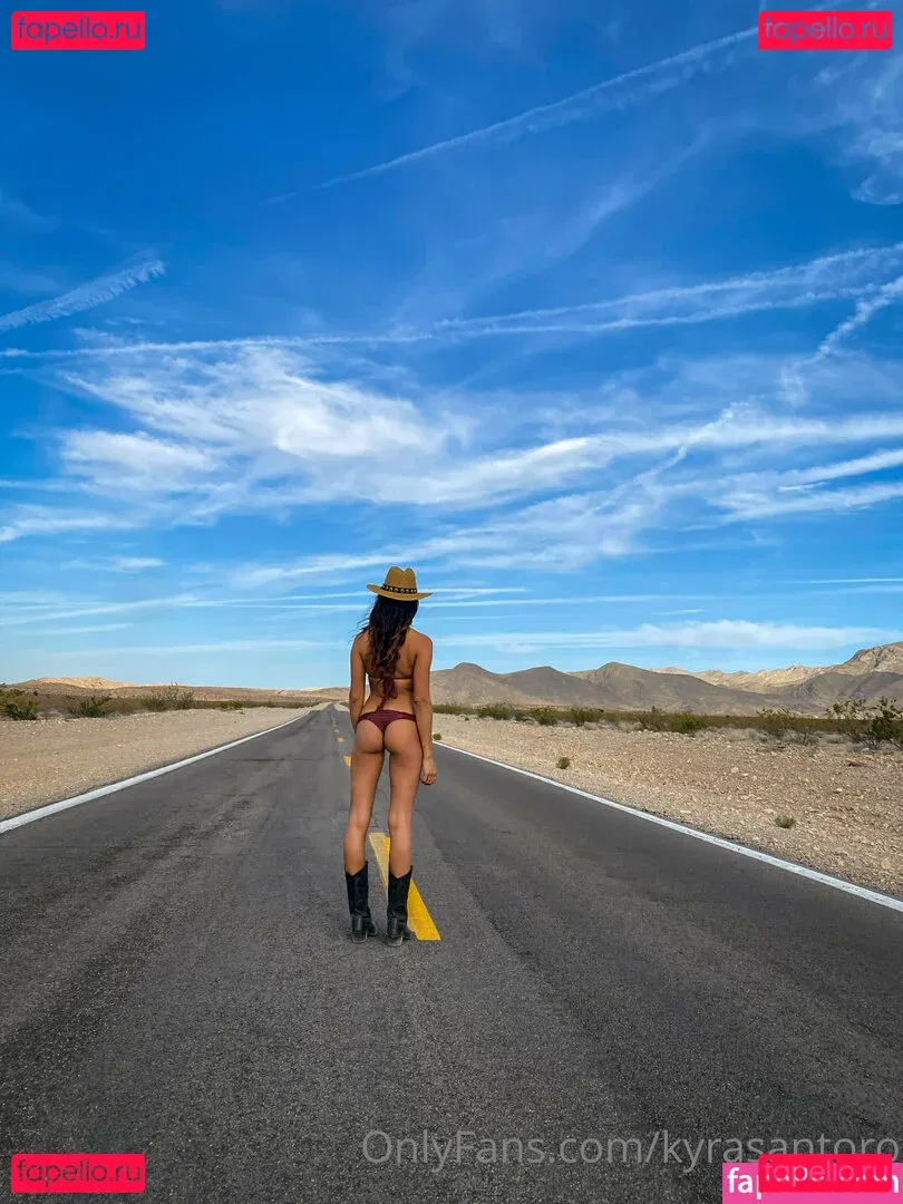 Kyra Santoro Onlyfans Photo Gallery 