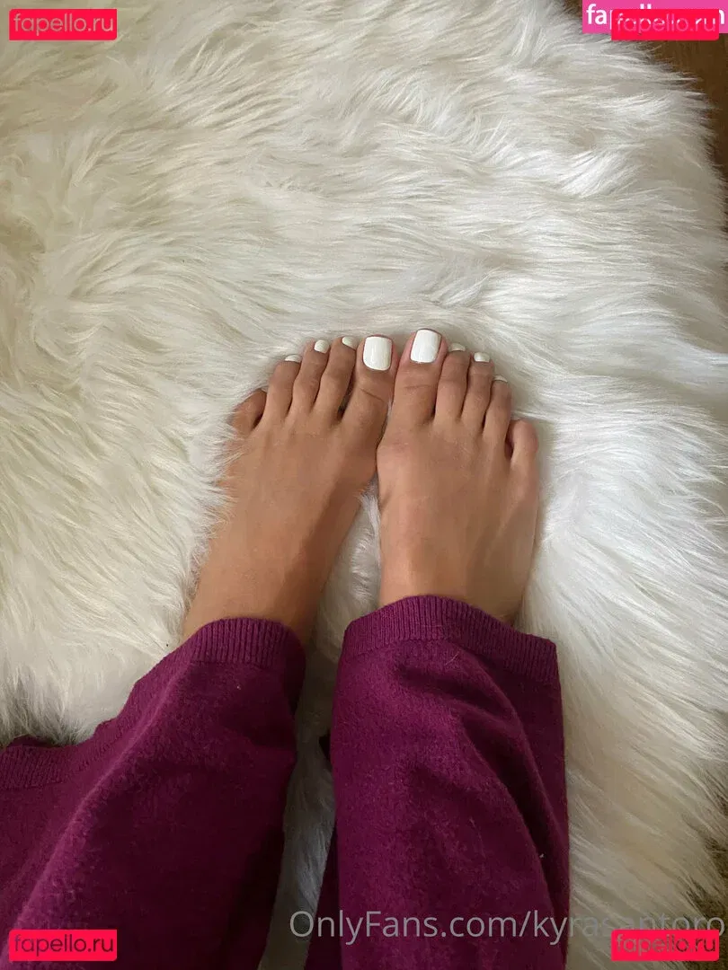 Kyra Santoro Onlyfans Photo Gallery 