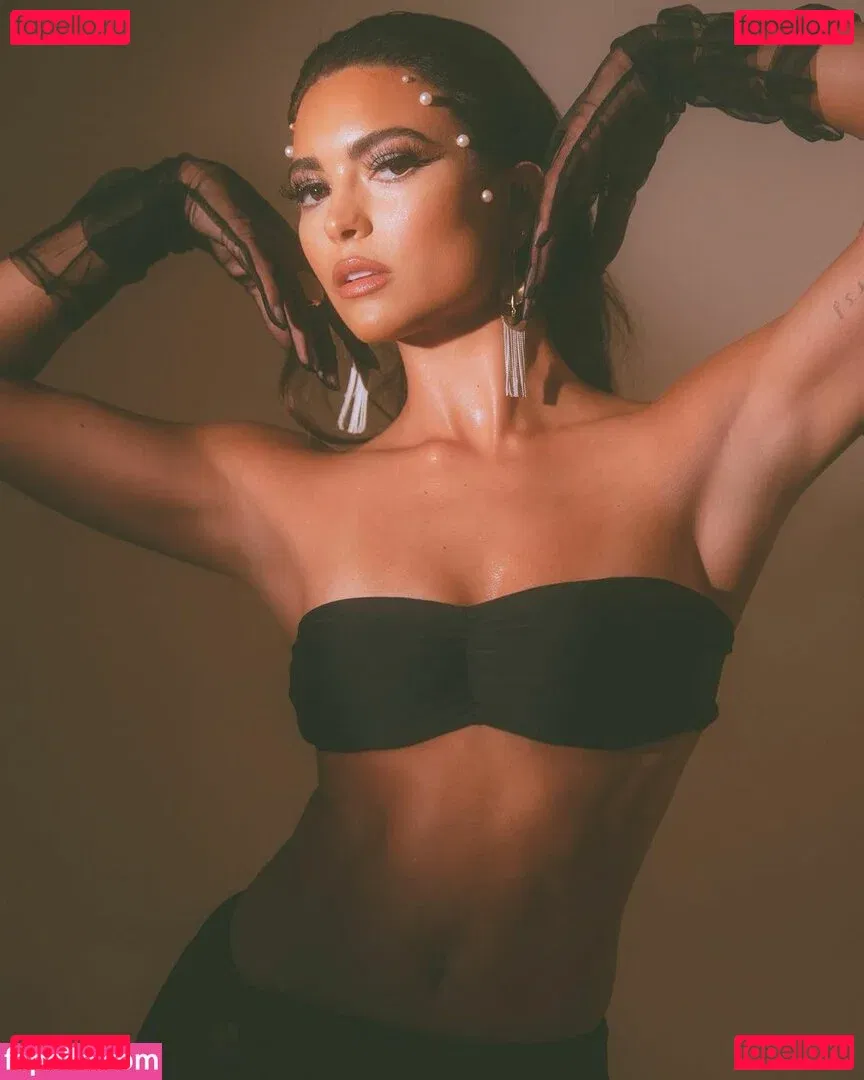 Kyra Santoro Onlyfans Photo Gallery 