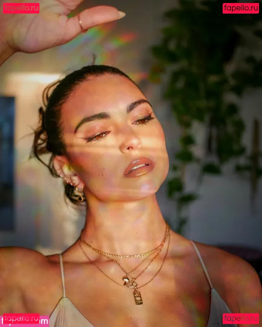 Kyra Santoro Onlyfans Photo Gallery 