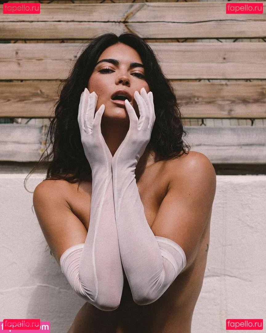 Kyra Santoro Onlyfans Photo Gallery 