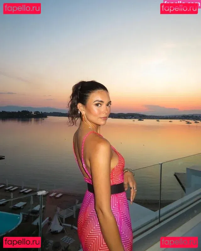 Kyra Santoro Onlyfans Photo Gallery 