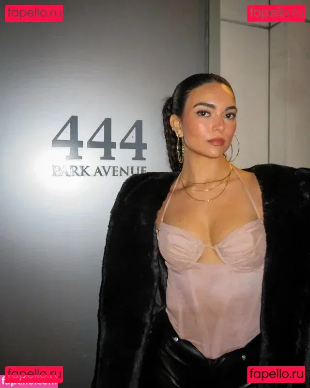 Kyra Santoro Onlyfans Photo Gallery 