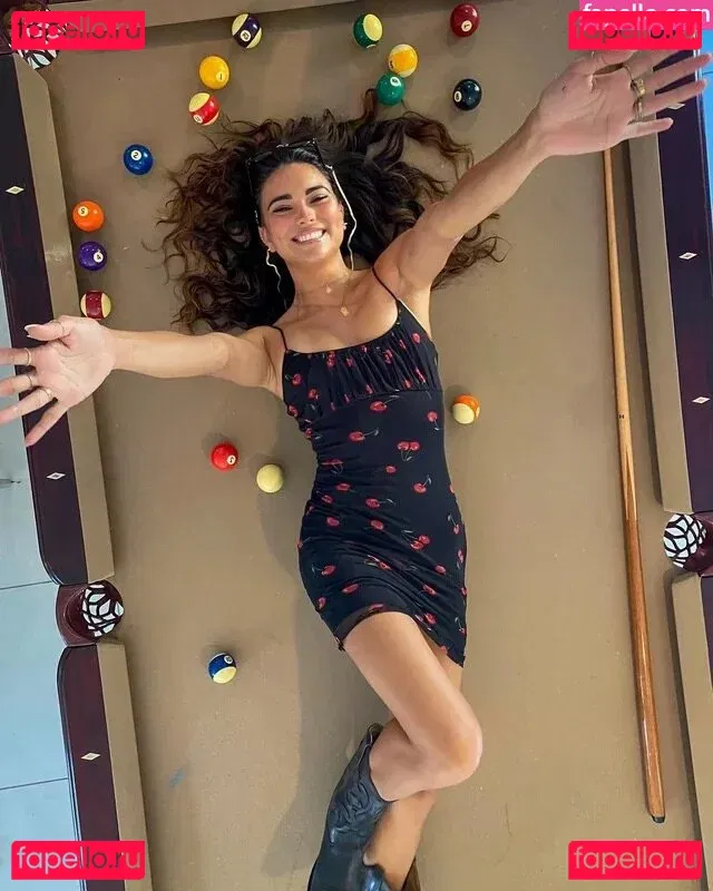 Kyra Santoro Onlyfans Photo Gallery 