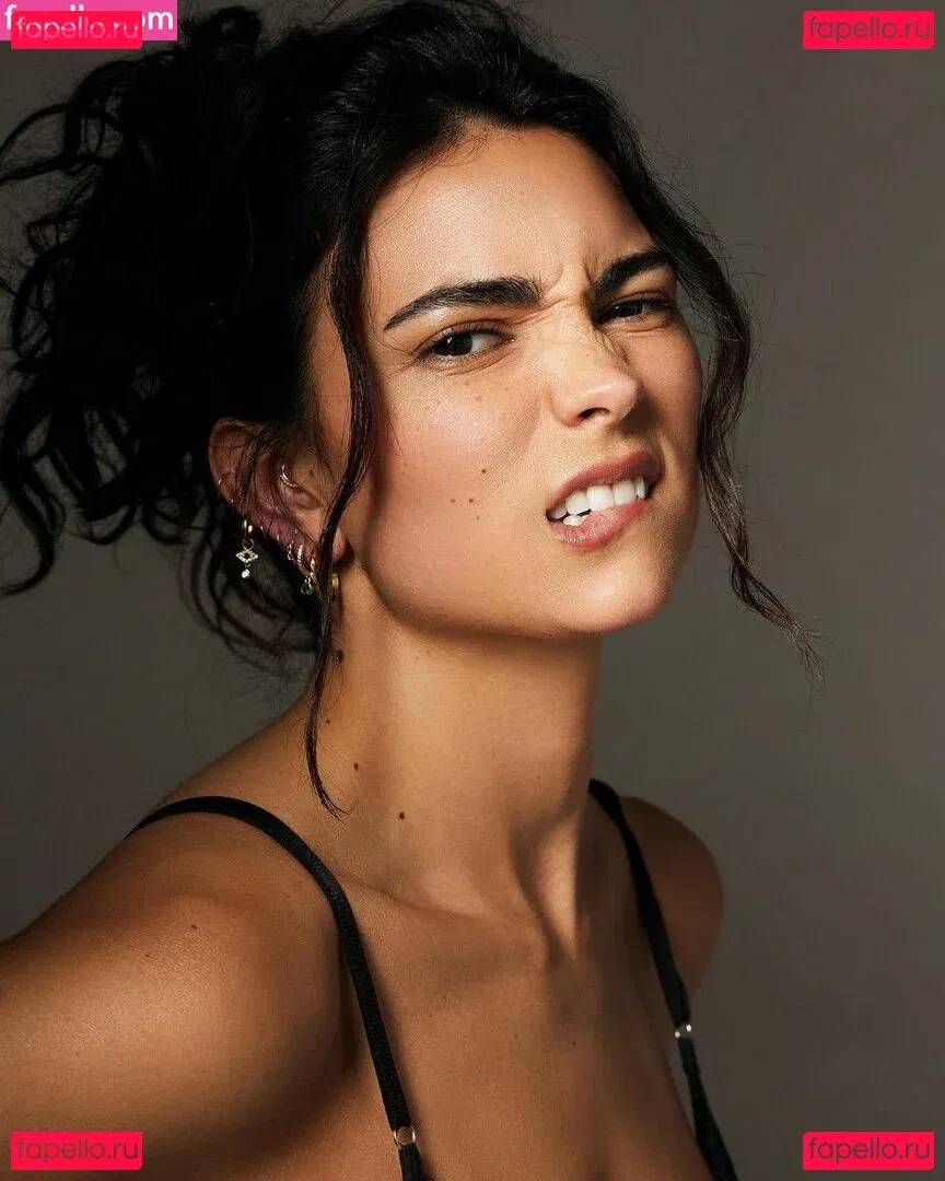 Kyra Santoro Onlyfans Photo Gallery 