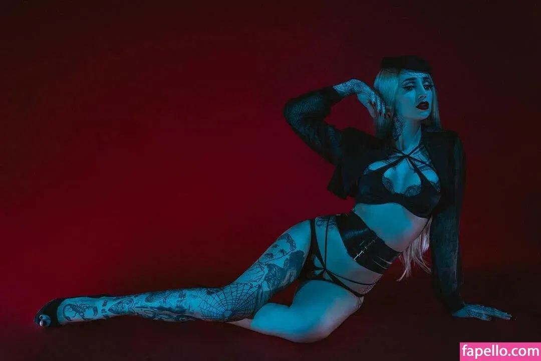 Emma Vauxdevil Onlyfans Photo Gallery 