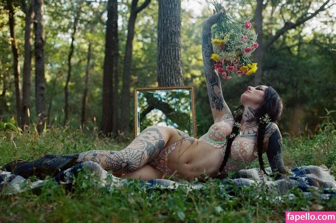 Emma Vauxdevil Onlyfans Photo Gallery 