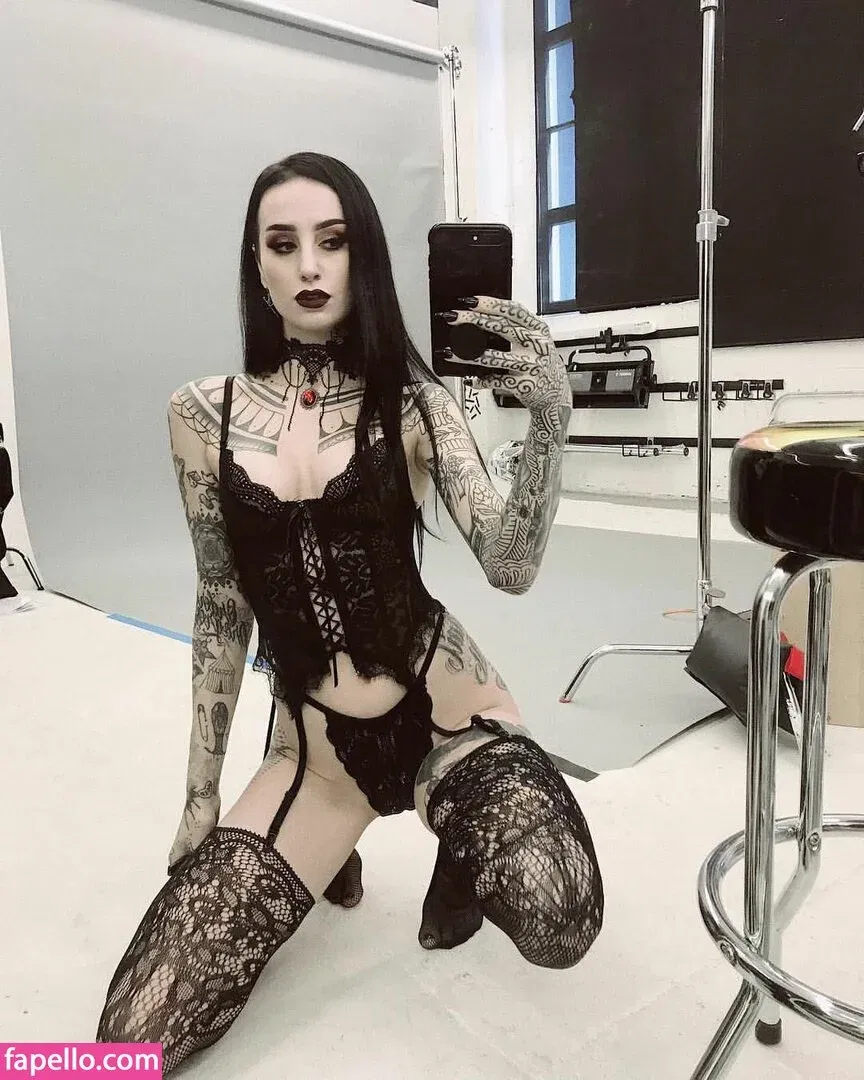 Emma Vauxdevil Onlyfans Photo Gallery 