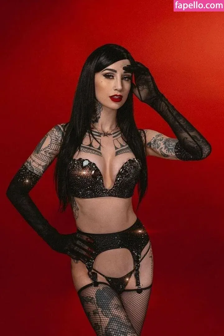 Emma Vauxdevil Onlyfans Photo Gallery 