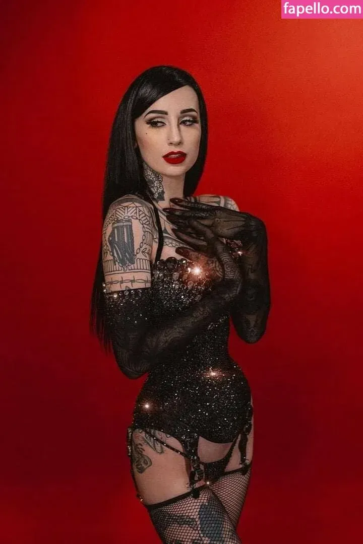 Emma Vauxdevil Onlyfans Photo Gallery 