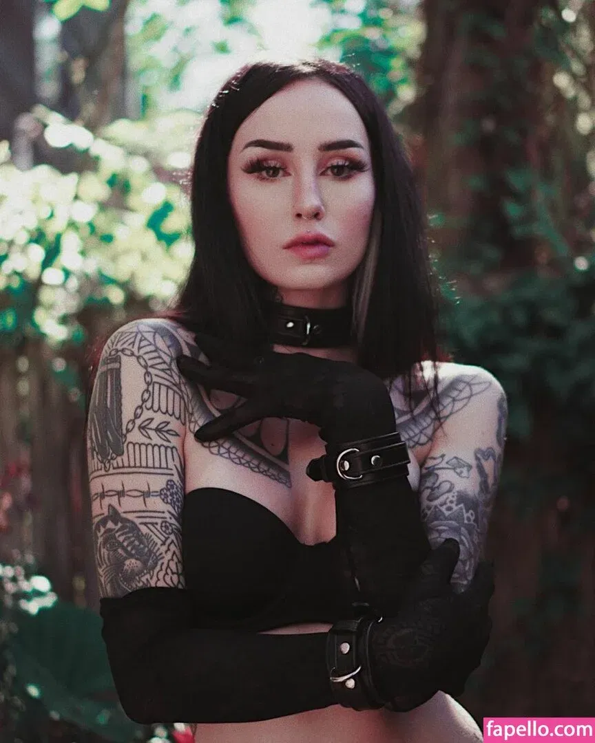 Emma Vauxdevil Onlyfans Photo Gallery 