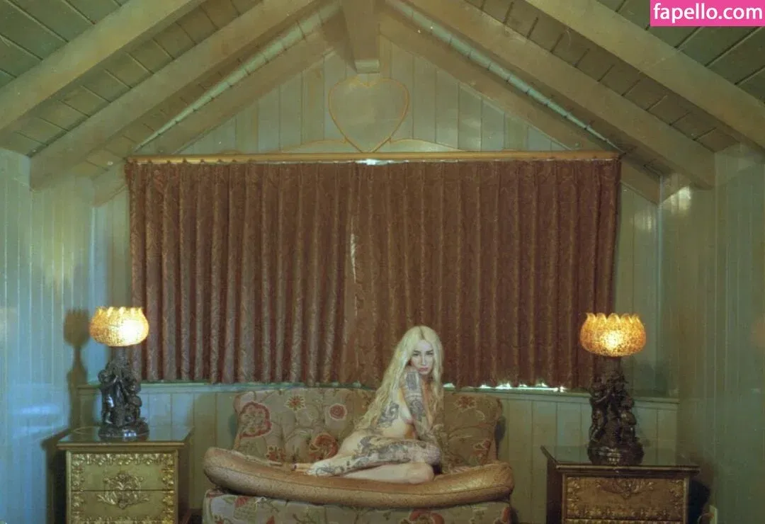 Emma Vauxdevil Onlyfans Photo Gallery 