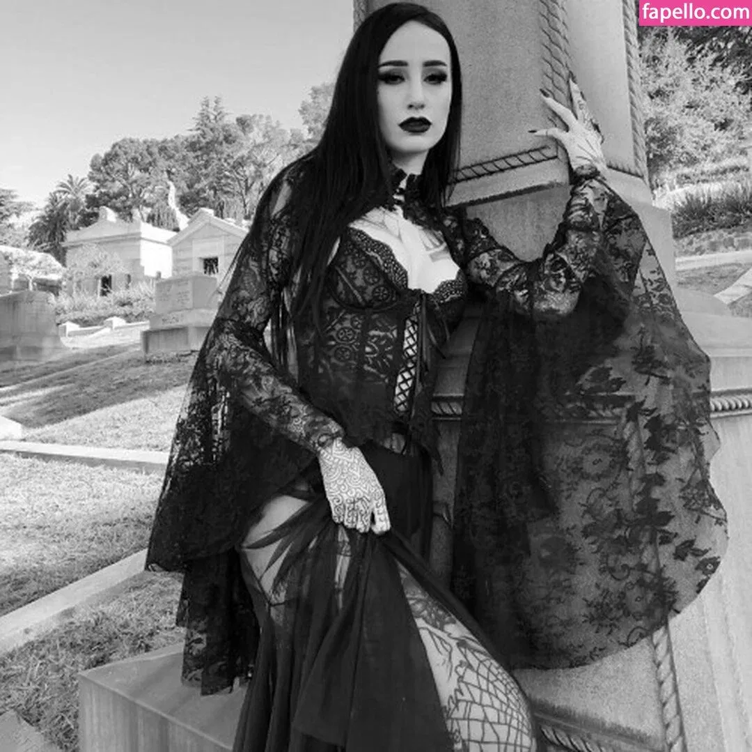 Emma Vauxdevil Onlyfans Photo Gallery 