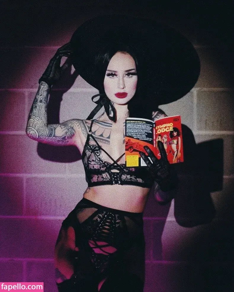 Emma Vauxdevil Onlyfans Photo Gallery 