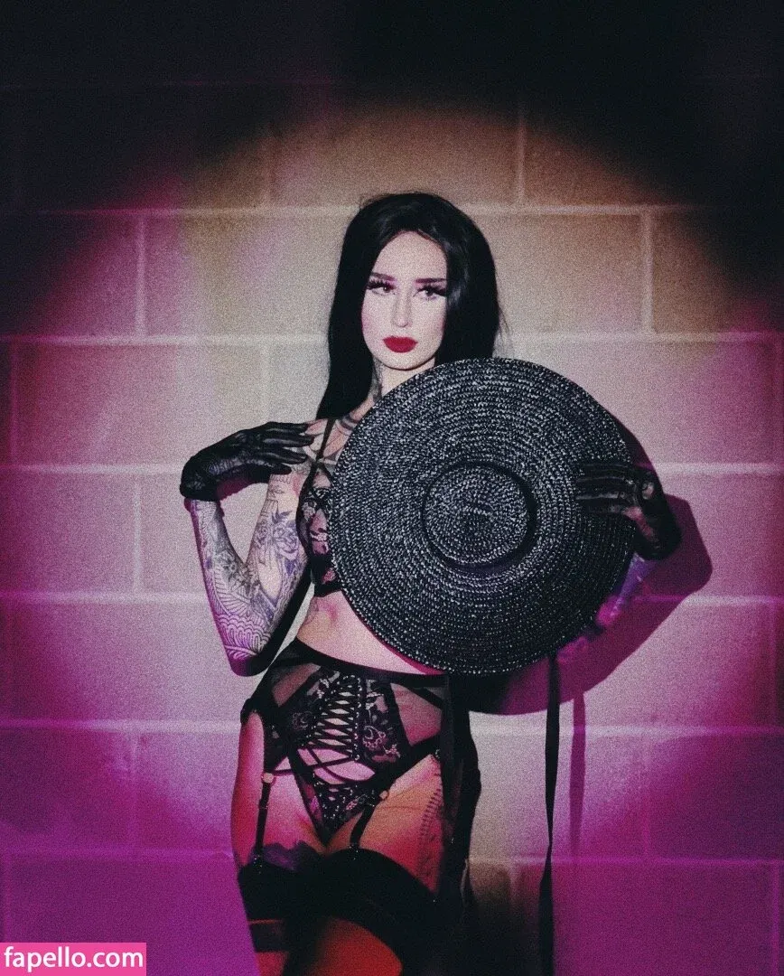 Emma Vauxdevil Onlyfans Photo Gallery 