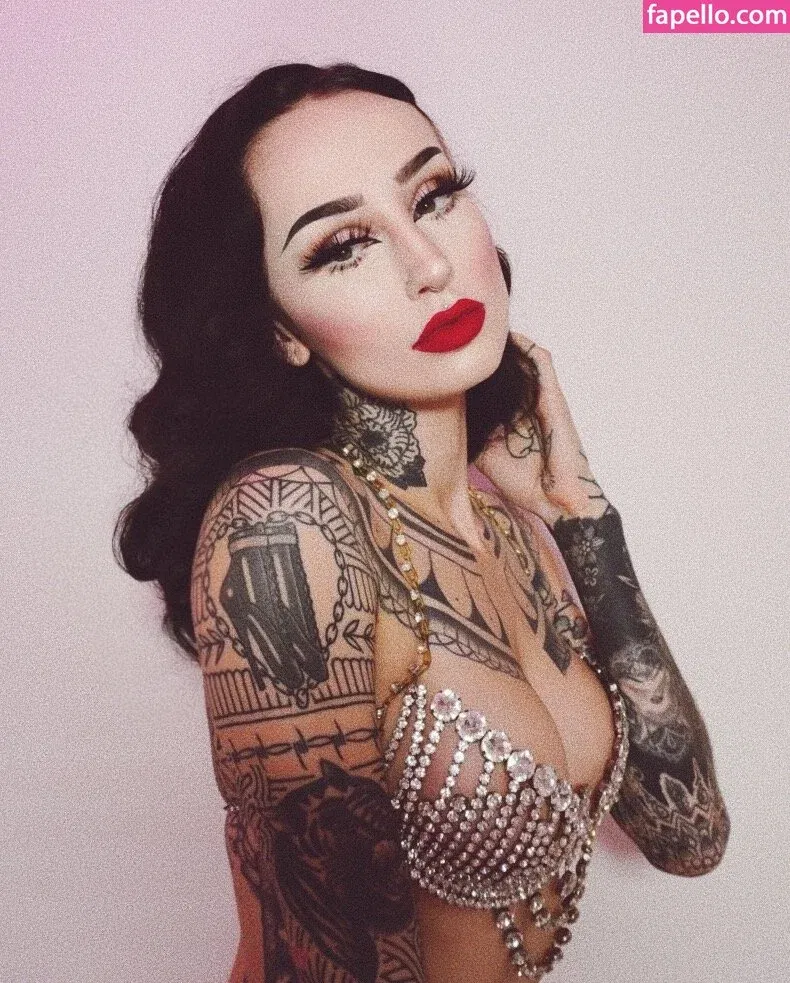 Emma Vauxdevil Onlyfans Photo Gallery 