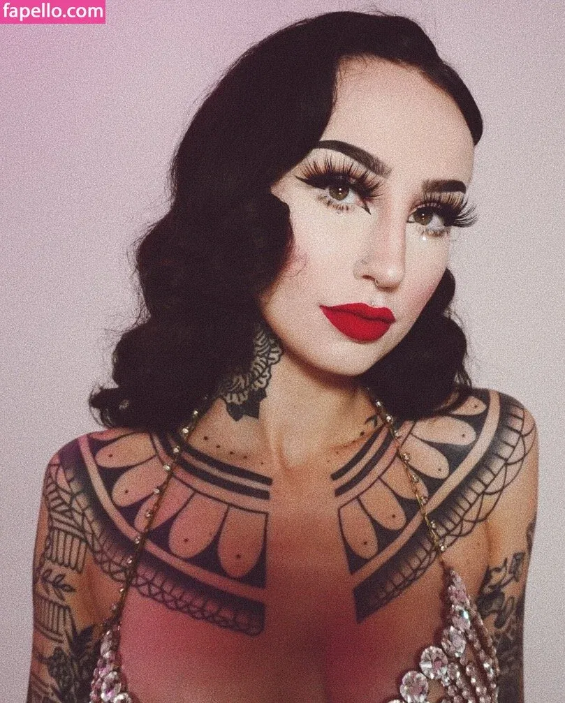 Emma Vauxdevil Onlyfans Photo Gallery 