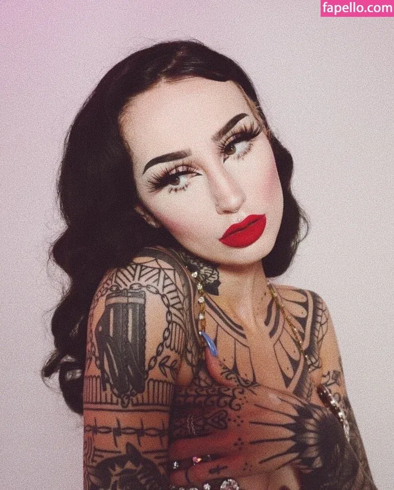 Emma Vauxdevil Onlyfans Photo Gallery 