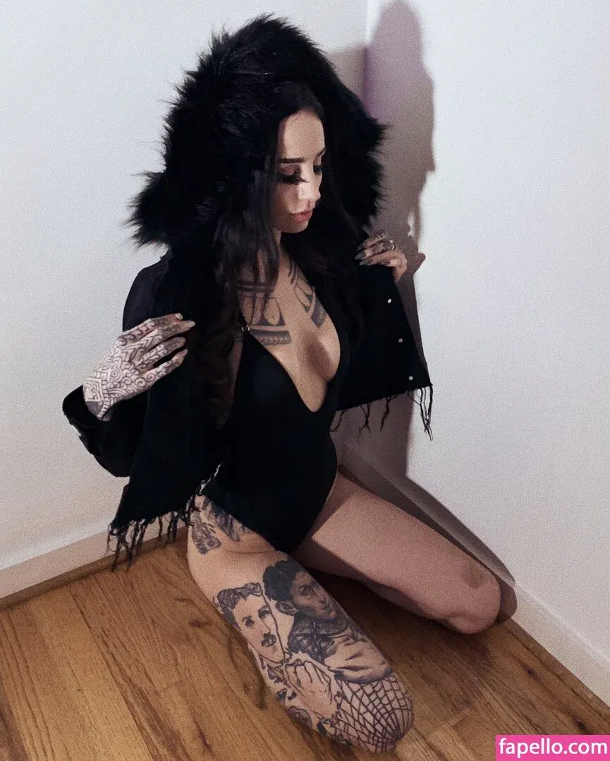 Emma Vauxdevil Onlyfans Photo Gallery 