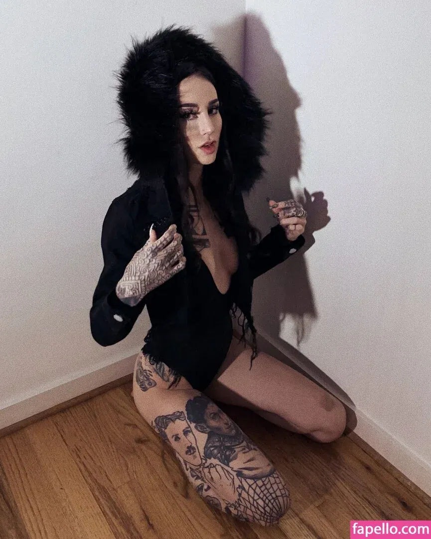 Emma Vauxdevil Onlyfans Photo Gallery 