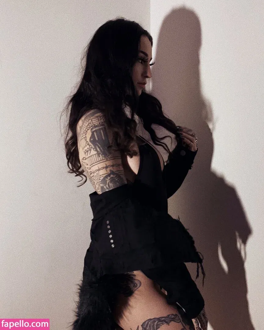 Emma Vauxdevil Onlyfans Photo Gallery 