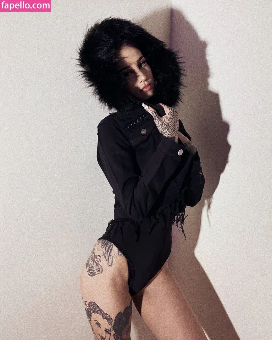 Emma Vauxdevil Onlyfans Photo Gallery 