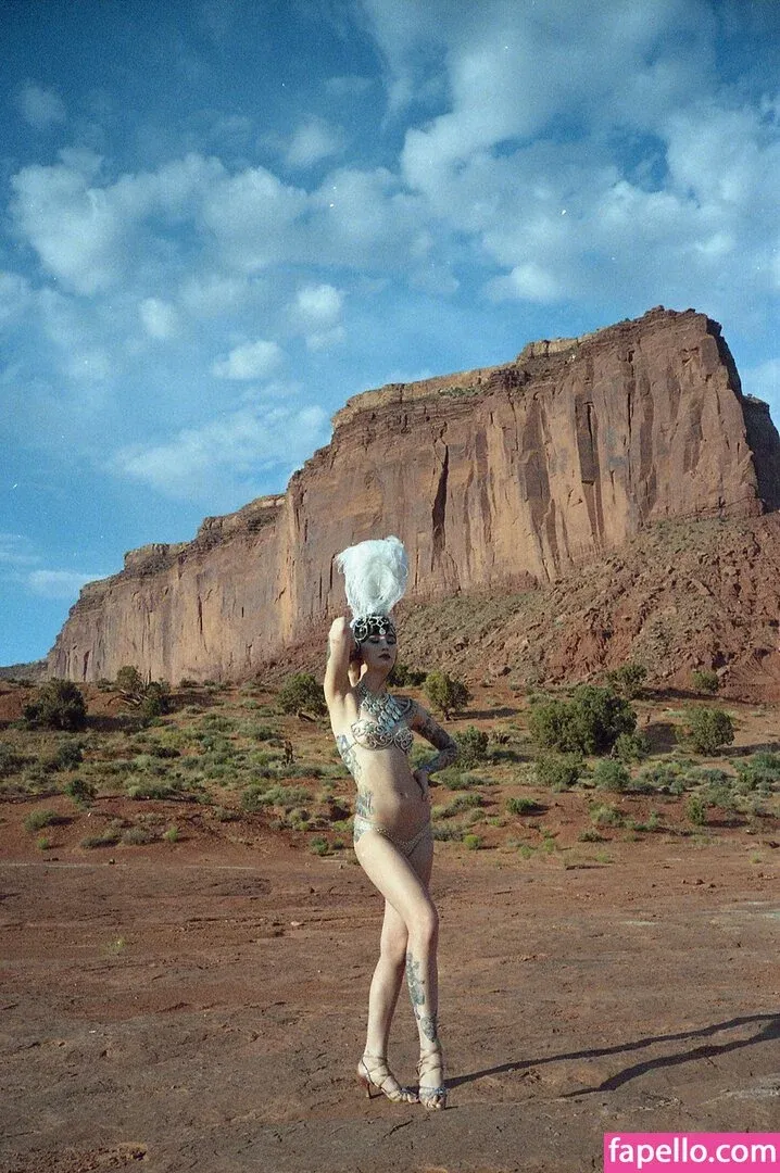 Emma Vauxdevil Onlyfans Photo Gallery 