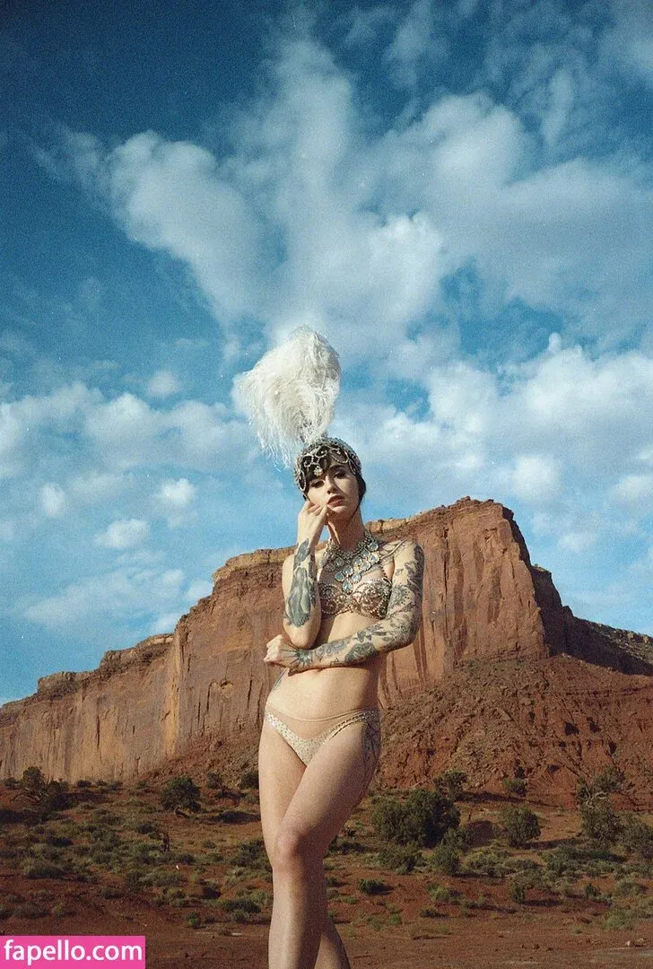 Emma Vauxdevil Onlyfans Photo Gallery 