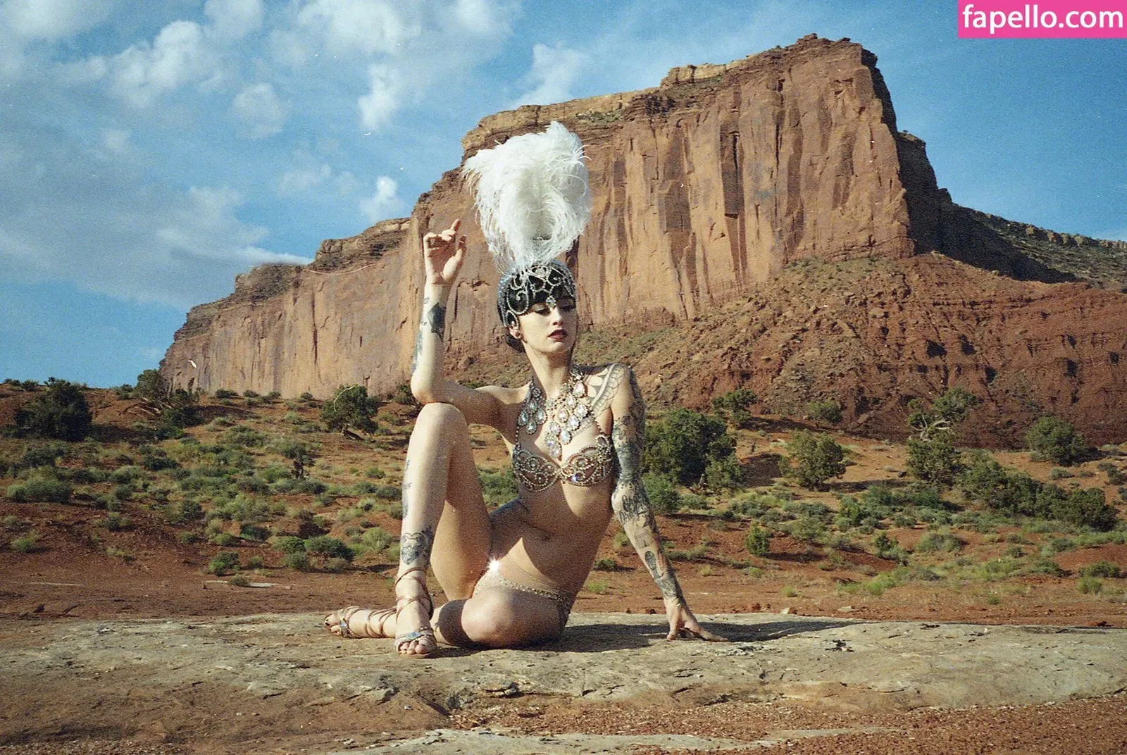 Emma Vauxdevil Onlyfans Photo Gallery 