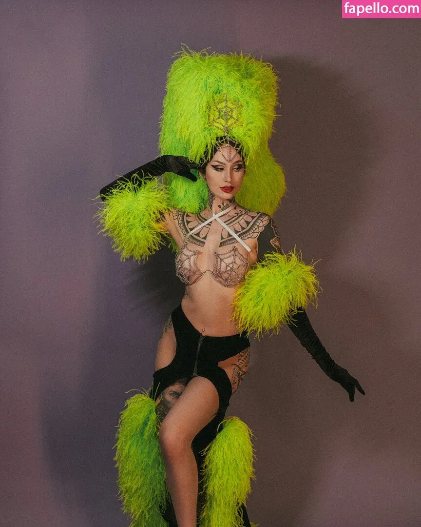 Emma Vauxdevil Onlyfans Photo Gallery 